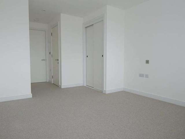  Image of 2 bedroom Flat to rent in Canute Road Southampton SO14 at Ocean Way Southampton Hampshire, SO14 3FH