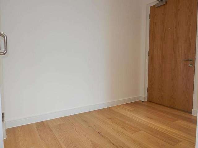  Image of 2 bedroom Flat to rent in Canute Road Southampton SO14 at Ocean Way Southampton Hampshire, SO14 3FH