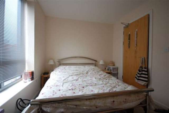  Image of 1 bedroom Property to rent in Millwright Street Leeds LS2 at Leeds, LS2 7QP