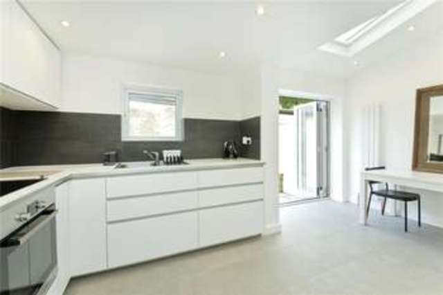  Image of 5 bedroom Terraced house to rent in Albion Road London N16 at Stoke Newington London Newington Green, N16 9PJ
