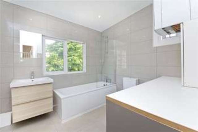  Image of 5 bedroom Terraced house to rent in Albion Road London N16 at Stoke Newington London Newington Green, N16 9PJ
