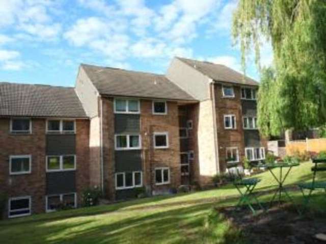  Image of 2 bedroom Flat for sale in Alexandra Park Road London N22 at Alexandra Park Road London Alexandra Park, N22 7BQ
