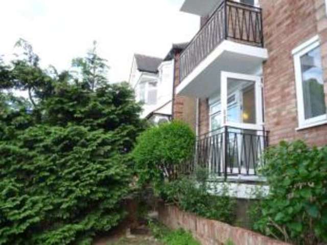  Image of 2 bedroom Flat for sale in Alexandra Park Road London N22 at Alexandra Park Road London Alexandra Park, N22 7BQ