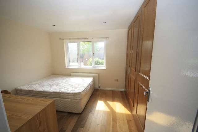  Image of 3 bedroom Detached house to rent in Allendale Close London SE5 at Allendale Close Camberwell London, SE5 8SG