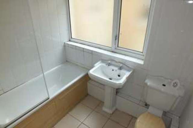  Image of 1 bedroom Flat for sale in Penally Tenby SA70 at Penally Tenby Penally, SA70 7QG