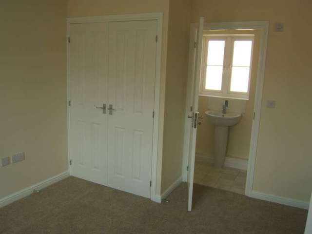  Image of 3 bedroom Semi-Detached house to rent in Dunford Close Amesbury Salisbury SP4 at Archers Gate  Amesbury, SP4 7FX