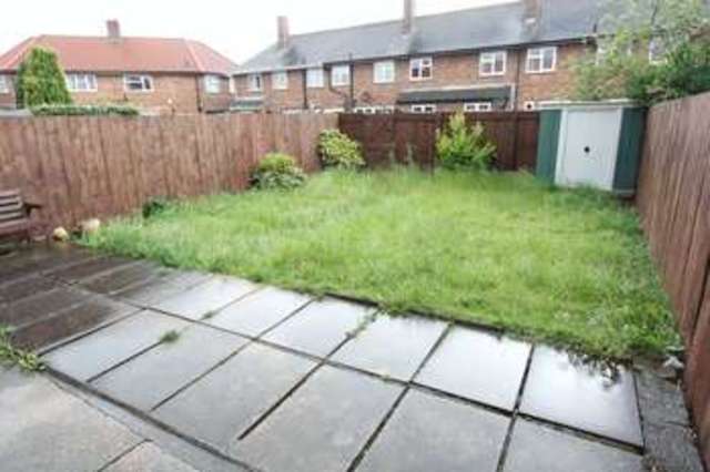  Image of 2 bedroom Terraced house to rent in Amethyst Road Hull HU9 at Amethyst Road  Hull, HU9 4DJ