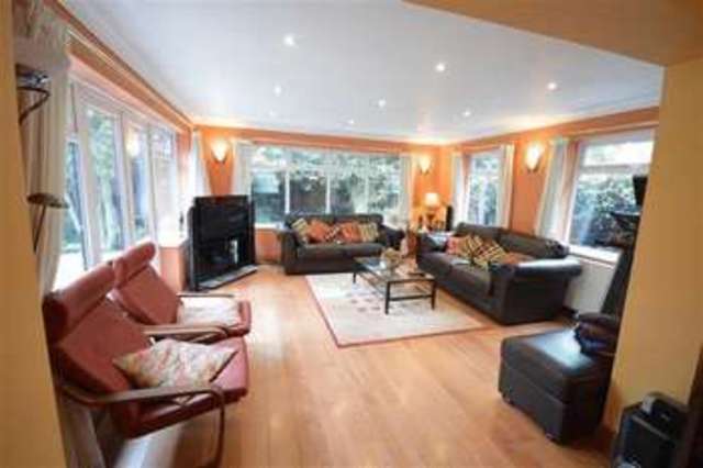  Image of 5 bedroom Detached house for sale in Appletree Close Allerton Liverpool L18 at Appletree Close Allerton Liverpool, L18 9XN