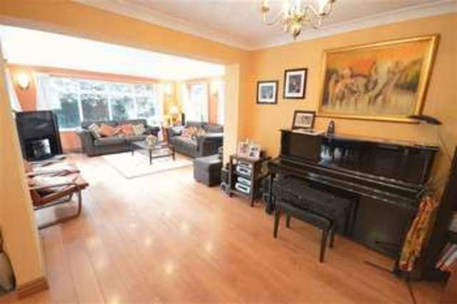  Image of 5 bedroom Detached house for sale in Appletree Close Allerton Liverpool L18 at Appletree Close Allerton Liverpool, L18 9XN