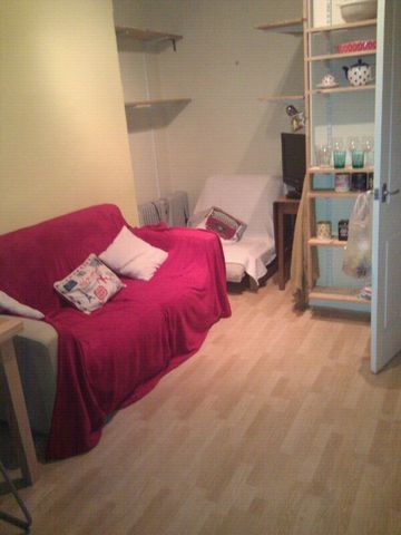  Image of 1 bedroom Flat to rent in Apsley Street Glasgow G11 at Thornwood Glasgow Glasgow, G11 7SN