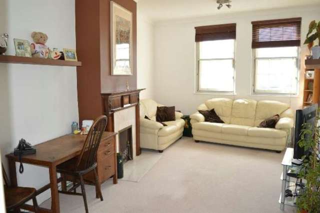  Image of 1 bedroom Flat for sale in Arcade Parade Elm Road Chessington KT9 at Arcade Parade  Chessington, KT9 1AB