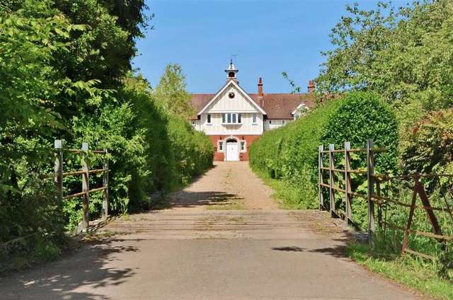  Image of 2 bedroom Detached house for sale in Ardenrun Lingfield RH7 at Lingfield Surrey Lingfield, RH7 6LN