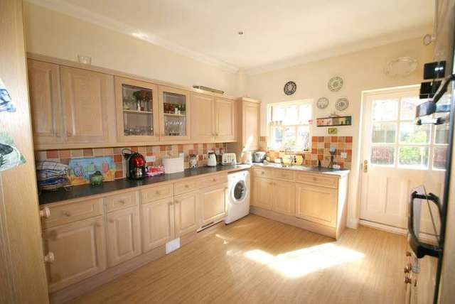  Image of 4 bedroom Detached house to rent in Ardent Avenue Walmer Deal CT14 at Ardent Avenue  Deal, CT14 7UE