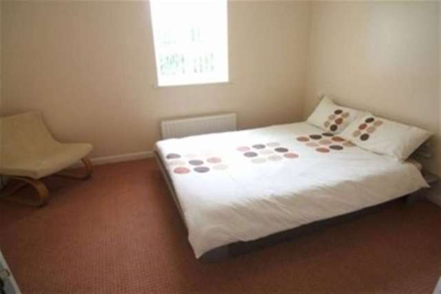  Image of 2 bedroom Flat to rent in Chaloner Green Wakefield WF1 at Wakefield, WF1 4SQ