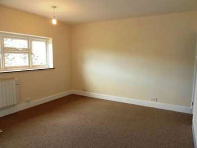  Image of 1 bedroom Flat to rent in Ash Tree Road Redditch B97 at Ash Tree Road  Redditch, B97 6JT