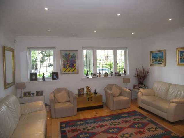  Image of 5 bedroom Detached house to rent in Ashley Road Thames Ditton KT7 at Ashley Road  Thames Ditton, KT7 0NJ