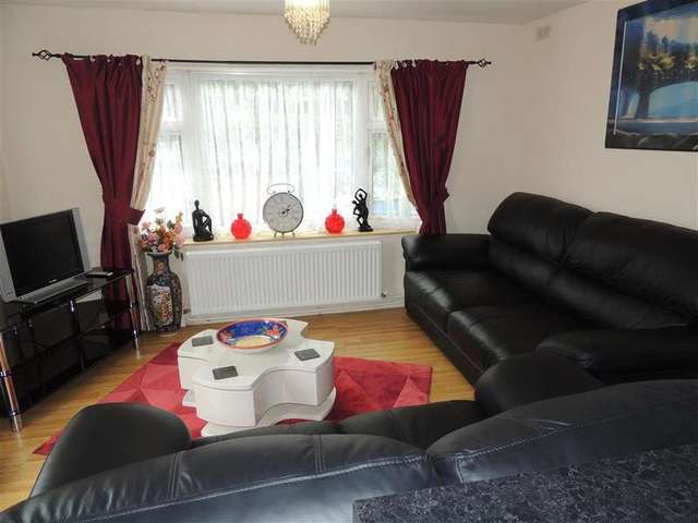  Image of 2 bedroom Detached house for sale in Orchard Mobile Home Park Ashurst Drive Tadworth KT20 at Box Hill Tadworth Tadworth, KT20 7LP
