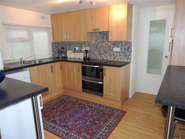  Image of 2 bedroom Detached house for sale in Orchard Mobile Home Park Ashurst Drive Tadworth KT20 at Box Hill Tadworth Tadworth, KT20 7LP