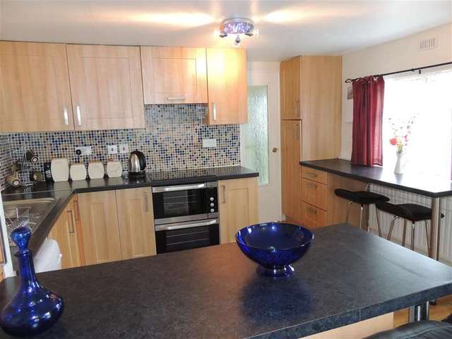  Image of 2 bedroom Detached house for sale in Orchard Mobile Home Park Ashurst Drive Tadworth KT20 at Box Hill Tadworth Tadworth, KT20 7LP