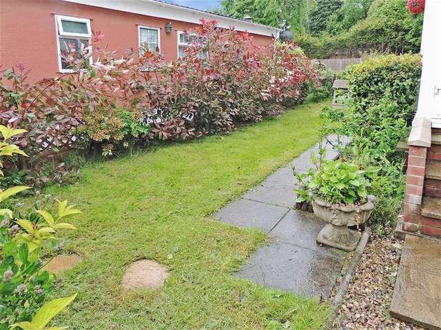  Image of 2 bedroom Detached house for sale in Orchard Mobile Home Park Ashurst Drive Tadworth KT20 at Box Hill Tadworth Tadworth, KT20 7LP