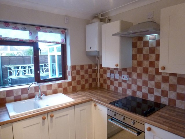  Image of 2 bedroom Detached house to rent in Atherton Close Shalford Guildford GU4 at Shalford  Guildford, GU4 8HZ