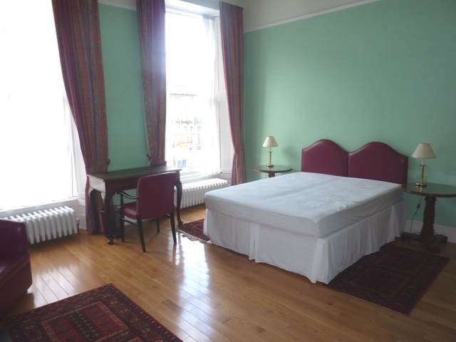  Image of 3 bedroom Flat to rent in Atholl Place Edinburgh EH3 at West End Edinburgh Edinburgh, EH3 8HP