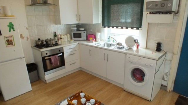  Image of 2 bedroom Terraced house for sale in Autumn Street Hyde Park Leeds LS6 at Autumn Street  Leeds, LS6 1RH