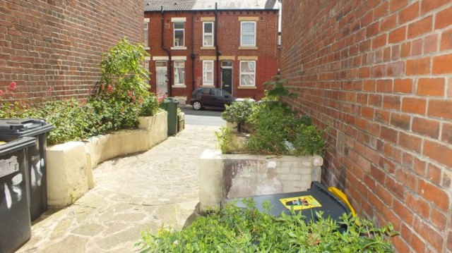  Image of 2 bedroom Terraced house to rent in Autumn Street Hyde Park Leeds LS6 at Autumn Street  Leeds, LS6 1RH