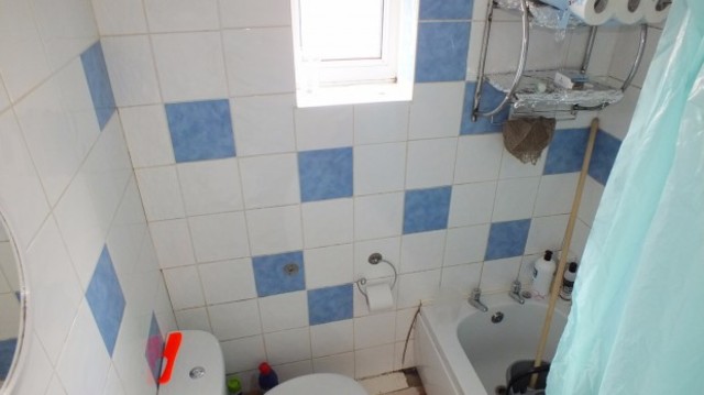  Image of 2 bedroom Terraced house to rent in Autumn Street Hyde Park Leeds LS6 at Autumn Street  Leeds, LS6 1RH
