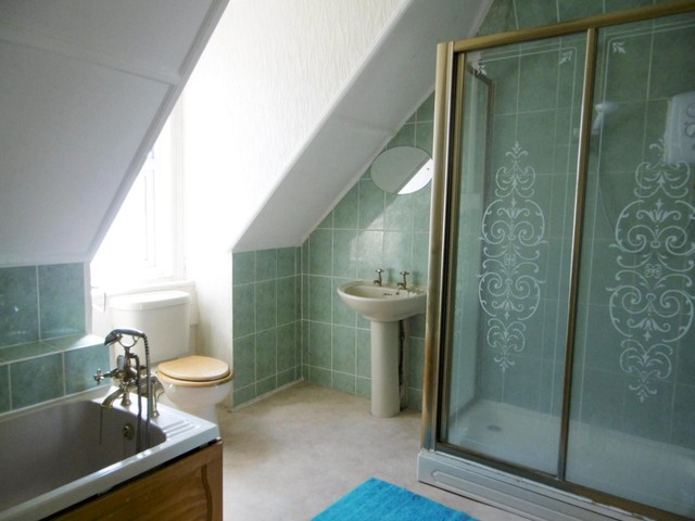  Image of 3 bedroom Flat to rent in Elms Avenue Eastbourne BN21 at Elms Avenue  Eastbourne, BN21 3DL