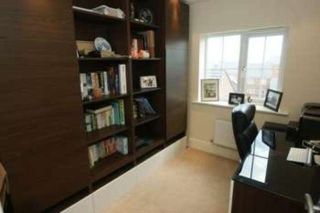 Image of 4 bedroom Detached house to rent in Bailey Drive Mapperley Nottingham NG3 at Bailey Drive Mapperley Nottingham, NG3 5US
