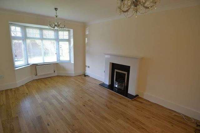  Image of 4 bedroom Property to rent in Balaams Wood Drive Northfield Birmingham B31 at Balaams Wood Drive Northfield Birmingham, B31 5HF