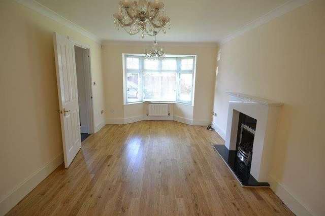  Image of 4 bedroom Property to rent in Balaams Wood Drive Northfield Birmingham B31 at Balaams Wood Drive Northfield Birmingham, B31 5HF