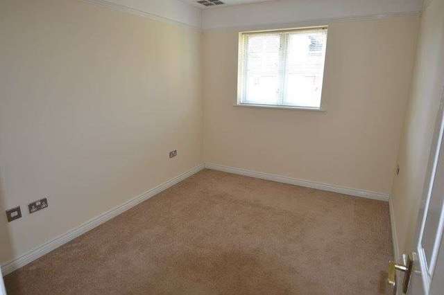  Image of 4 bedroom Property to rent in Balaams Wood Drive Northfield Birmingham B31 at Balaams Wood Drive Northfield Birmingham, B31 5HF