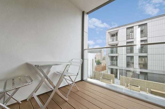  Image of 1 bedroom Flat to rent in Balham Hill London SW12 at Balham Hill  London, SW12 9EA