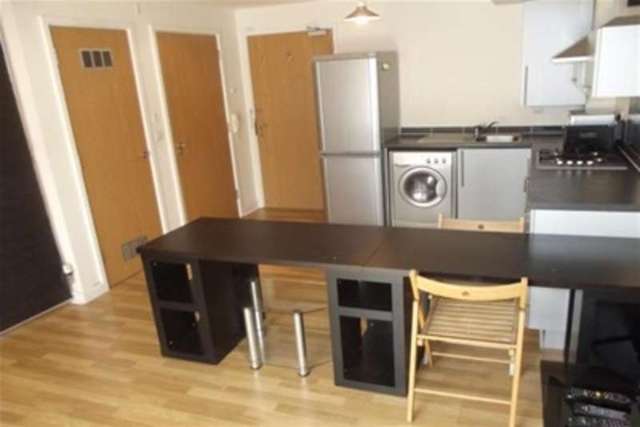  Image of Studio flat to rent in Canons Way Bristol BS1 at Bristol, BS1 5LN