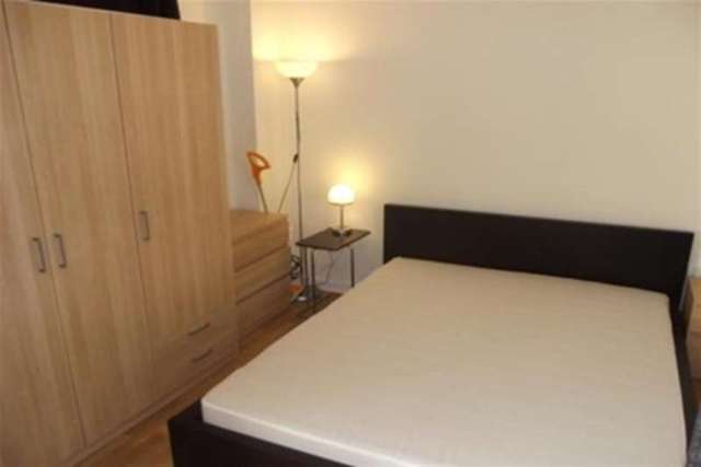  Image of Studio flat to rent in Canons Way Bristol BS1 at Bristol, BS1 5LN