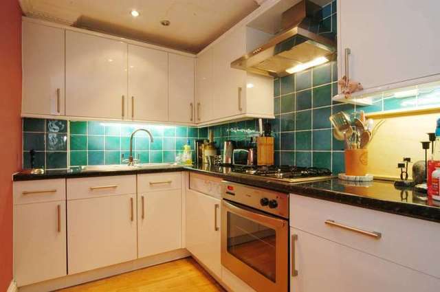  Image of 2 bedroom Detached house to rent in Barnard Mews London SW11 at Barnard Mews  Barnard Road, SW11 1QU