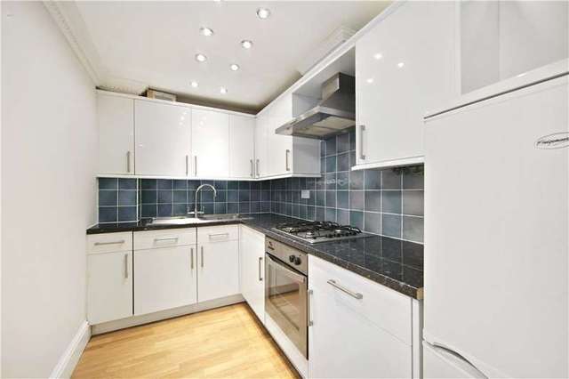  Image of 2 bedroom Detached house to rent in Barnard Mews London SW11 at Barnard Mews  Barnard Road, SW11 1QU