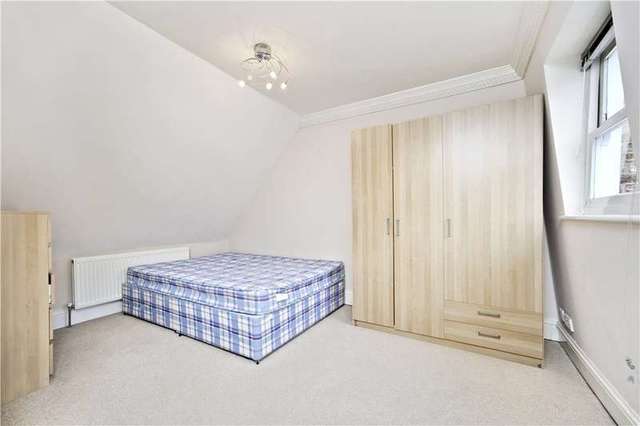  Image of 2 bedroom Detached house to rent in Barnard Mews London SW11 at Barnard Mews  Barnard Road, SW11 1QU
