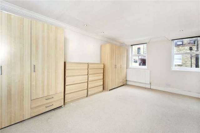  Image of 2 bedroom Detached house to rent in Barnard Mews London SW11 at Barnard Mews  Barnard Road, SW11 1QU
