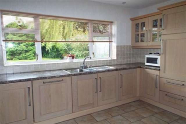  Image of 4 bedroom Detached house to rent in Barry Drive Kirby Muxloe Leicester LE9 at Leicester, LE9 2HJ