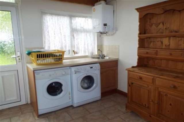  Image of 4 bedroom Detached house to rent in Barry Drive Kirby Muxloe Leicester LE9 at Leicester, LE9 2HJ