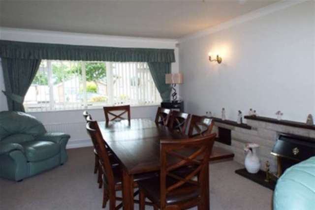  Image of 4 bedroom Detached house to rent in Barry Drive Kirby Muxloe Leicester LE9 at Leicester, LE9 2HJ