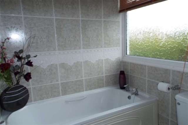  Image of 4 bedroom Detached house to rent in Barry Drive Kirby Muxloe Leicester LE9 at Leicester, LE9 2HJ
