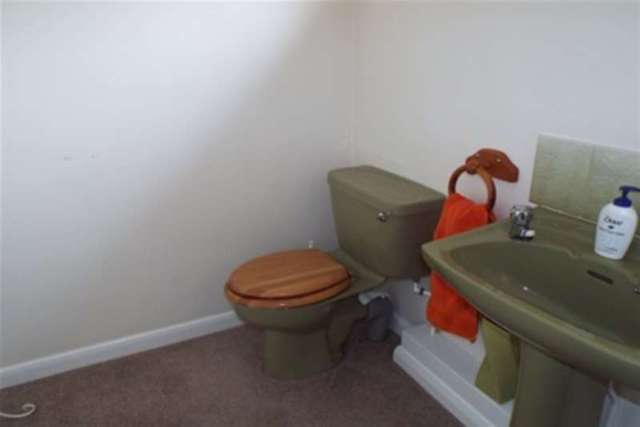  Image of 4 bedroom Detached house to rent in Barry Drive Kirby Muxloe Leicester LE9 at Leicester, LE9 2HJ