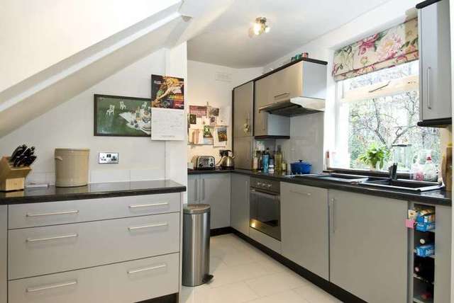  Image of 2 bedroom Maisonette to rent in Bassett Road London W10 at Bassett Road  London, W10 6JL