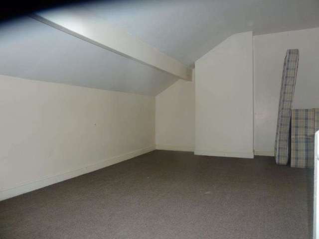  Image of 2 bedroom Detached house for sale in Bayswater Road Leeds LS8 at Leeds, LS8 5NW