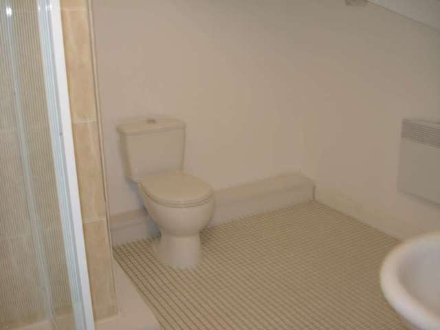  Image of 1 bedroom Studio flat to rent in Bearwood Road Bearwood Smethwick B66 at Bearwood Road  Bearwood, B66 4HA