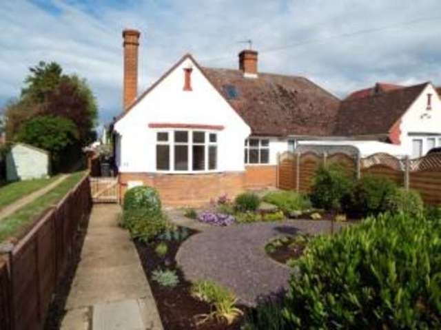  Image of 3 bedroom Bungalow for sale in Bedford Road Lower Stondon Henlow SG16 at Henlow Bedfordshire Lower Stondon, SG16 6DR